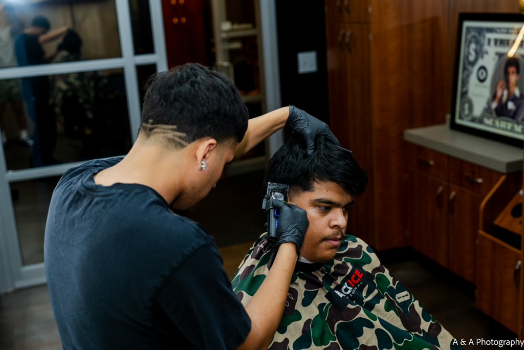 Barber clipper work on a client's fade